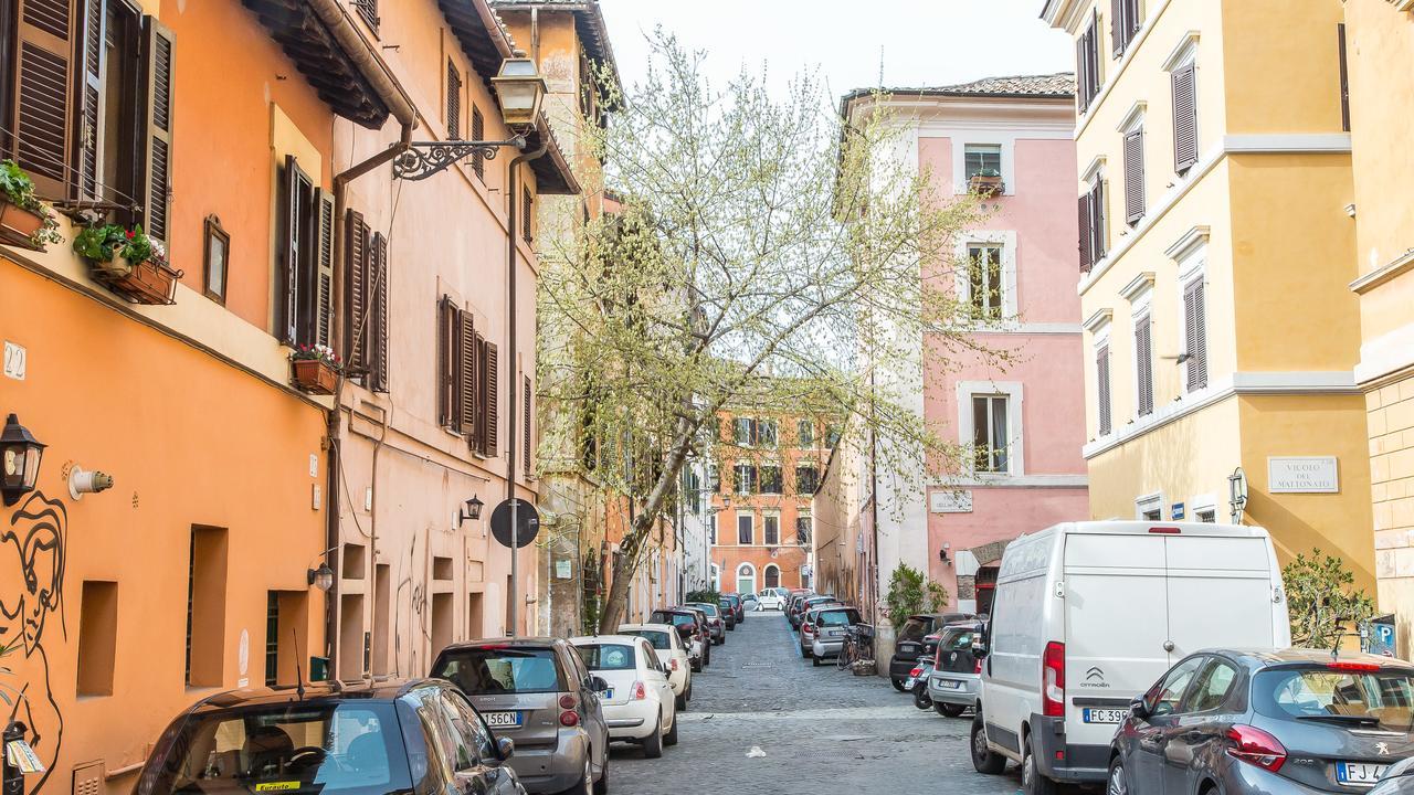 Rental In Rome Trastevere White, Rome